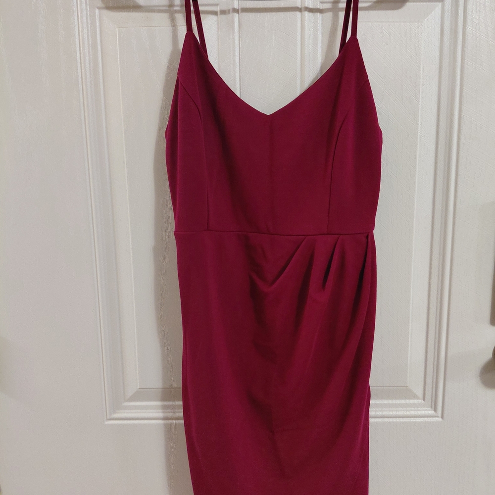 Elegant Burgundy Spaghetti Strap Dress